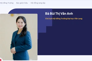 Bà Bùi Thị Vân Anh được giới thiệu là Chủ tịch Hội đồng Trường ĐH Văn Lang. Ảnh: VLU