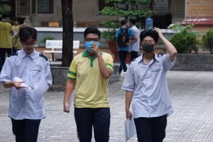 Thí sinh TPHCM dự thi tốt nghiệp THPT năm 2023. Ảnh: Mạnh Tùng