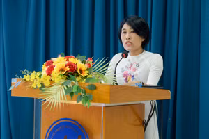 TS Nguyễn Thị Túy phát biểu tại hội thảo "Đề cương về văn hóa Việt Nam 1943 và vấn đề hội nhập quốc tế hiện nay". Ảnh: Mạnh Tùng.