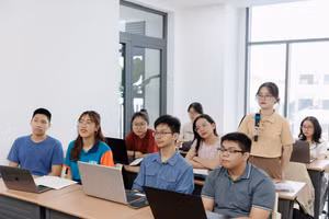 Sinh viên Trường ĐH Kinh tế TPHCM. Ảnh: UEH