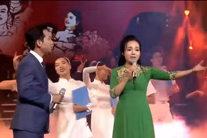 Chương trình nghệ thuật "Tự hào người giáo viên nhân dân" được tổ chức trang trọng tại Nhà hát Lớn Hà Nội.