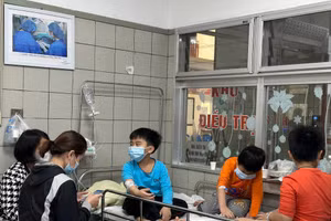 Trẻ bị ngộ độc thực phẩm nên ăn gì?