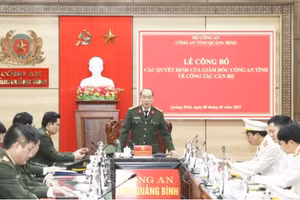 Đại tá Nguyễn Hữu Hợp, Ủy viên Ban Thường vụ Tỉnh ủy, Giám đốc Công an tỉnh phát biểu tại buổi lễ công bố quyết định.