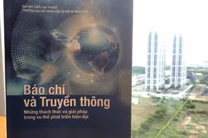 Cuốn sách Báo chí và Truyền thông" đã được thu hồi từ tháng 12/2020. (Ảnh: Vnexpress)