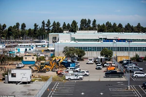 Xe cứu thương tập trung tại hiện trường vụ nổ súng hôm 26/5 ở San Jose, California, Mỹ. Ảnh: Getty Images.