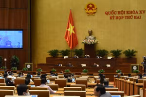 Ngày 8/11, Quốc hội thảo luận về kế hoạch phát triển kinh tế - xã hội và công tác phòng chống dịch. Ảnh: Quang Khánh