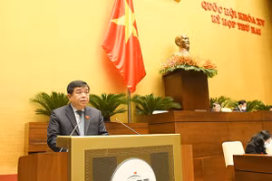 Bộ trưởng Bộ Kế hoạch và Đầu tư Nguyễn Chí Dũng tại phiên họp.