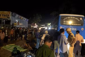 Đắk Lắk: Va chạm với xe buýt, 2 người thương vong