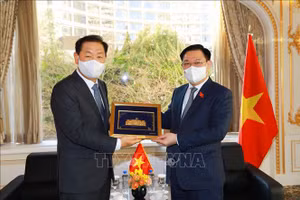 Chủ tịch Quốc hội Vương Đình Huệ tiếp các lãnh đạo doanh nghiệp Hàn Quốc