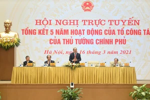 Thủ tướng chủ trì Hội nghị trực tuyến tổng kết 5 năm Tổ công tác. Ảnh VGP/Quang Hiếu