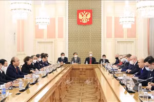 Chủ tịch nước Nguyễn Xuân Phúc hội kiến Thủ tướng Nga Mikhail Mishustin