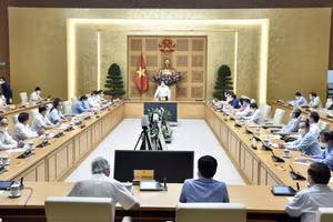 Thủ tướng làm việc với các nhà sản xuất vắc xin phòng COVID-19