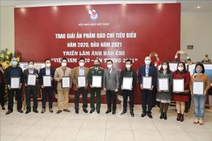 Trao giải ấn phẩm báo chí tiêu biểu cuối năm 2020, đầu năm 2021