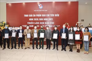 Trao giải ấn phẩm báo chí tiêu biểu cuối năm 2020, đầu năm 2021