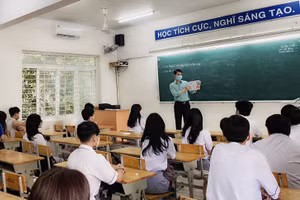 Học sinh đi học trực tiếp tại Trường THPT Võ Văn Kiệt (TPHCM). Ảnh: TG