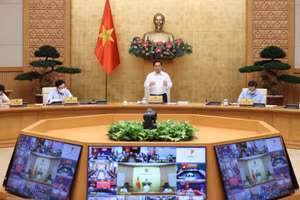 Thủ tướng yêu cầu khẩn trương hoàn thiện hai chiến lược lớn, sớm có chính sách kích thích kinh tế