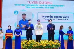 Hội Sinh viên tỉnh Thái Nguyên tuyên dương “Sinh viên 5 tốt” cấp tỉnh năm 2021.