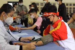 Sinh viên trường Đại học Kỹ thuật Công nghiệp tích cực hưởng ứng ngày Chủ nhật đỏ.