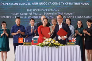 Lễ ký kết hợp tác giữa Iris School và Pearson Edexcel.