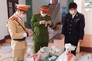 Lực lượng chức năng thu giữ 10.800 bộ kit test nhanh Covid-19 không rõ nguồn gốc xuất xứ