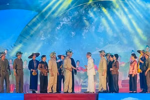 Kỷ niệm trọng thể 75 năm ngày Bác Hồ về ATK Định Hóa