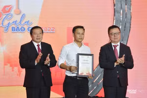 Gala báo chí 2022 và Lễ trao giải ảnh 'Khoảnh khắc báo chí 2021'