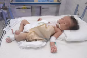 Bệnh nhi đang được theo dõi tại Bệnh viện Đa khoa tỉnh Điện Biên.