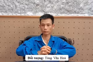 Đối tượng Tòng Văn Hòa tại cơ quan điều tra. Ảnh: Công an Mường Chà.