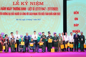 Xúc động Lễ Kỷ niệm 75 năm Ngày Thương binh-Liệt sĩ và Tuyên dương người có công 