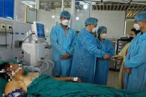 Anh Phan Duy đang được điều trị tại Bệnh viện Bỏng quốc gia.