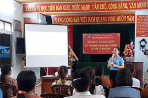 Tuyên truyền về chính sách BHXH tự nguyên, BHYT hộ gia đình theo nhóm nhỏ tại Lệ Thủy, Quảng Bình.