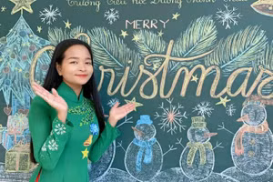 Cô giáo Hà Thu trên bục giảng.