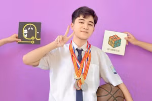 Trần Khôi Nguyên giành huy chương bạc Olympic Tin học Châu Á - Thái Bình Dương.