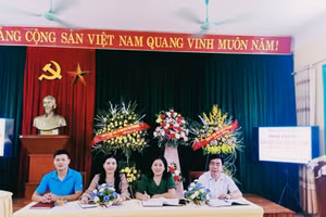 BGH nhà trường cùng tổ chức Đoàn thanh niên chủ trì hội thảo