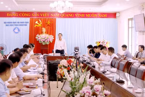 Thứ trưởng Bộ GD&ĐT Phạm Ngọc Thưởng phát biểu chỉ đạo tại chương trình làm việc