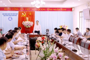 Thứ trưởng Bộ GD&ĐT Phạm Ngọc Thưởng phát biểu chỉ đạo tại chương trình làm việc