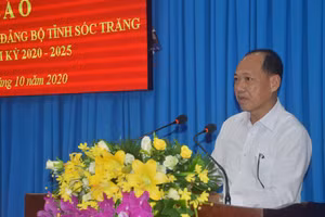 Ông Lâm Tấn Hòa, Trưởng Ban Tuyên giáo Tỉnh ủy Sóc Trăng phát biểu tại buổi họp báo.