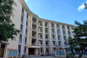 Khu cách ly tập trung tại trường ĐH Ngoại ngữ nơi 2 sản phụ đang thực hiện cách ly tập trung.