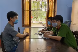 Đối tượng Lê Văn Tuấn tại cơ quan Công an.