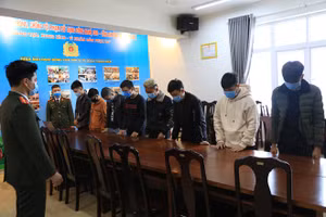 Nhóm đối tượng tại cơ quan Công an.