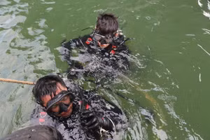 Lực lượng chức năng đang triển khai tìm kiếm nạn nhân.