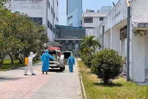 Hai nam thanh niên làm phục vụ tại TP.HCM tự chạy xe về quê Thừa Thiên Huế dương tính SARS-CoV-2.