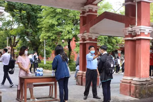 Thừa Thiên Huế huy động gần 200 cán bộ, giáo viên làm công tác chấm thi