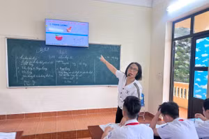 Cô Nguyễn Thị Thanh Vân, Trường THCS Nguyễn Chuyên Mỹ (An Lão, Hải Phòng) trong giờ dạy Khoa học tự nhiên.
