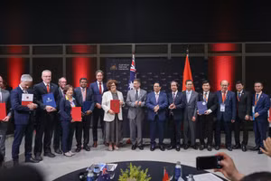 Thủ tướng Chính phủ Phạm Minh Chính, Bộ trưởng Bộ GD&ĐT Việt Nam Nguyễn Kim Sơn, Bộ trưởng Giáo dục Australia Anthony Chisholm; lãnh đạo các Bộ, ngành, địa phương của Việt Nam; hơn 30 cơ sở giáo dục đại học Australia, Việt Nam tham dự diễn đàn.