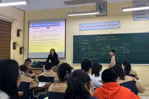 Giờ học tại Trường THCS Trung Hòa (Cầu Giấy, Hà Nội).
