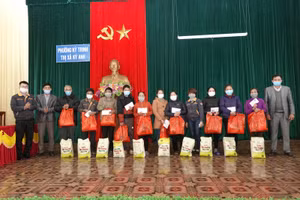 Formosa Hà Tĩnh trao quà cho Tết cho các hộ nghèo tại xã Kỳ Trình (thị xã Kỳ Anh)