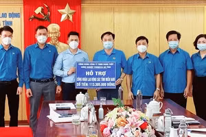 Công đoàn Công ty Formosa Hà Tĩnh trao 113 triệu đồng ủng hộ công nhân miền Nam