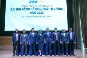 Ra mắt các thành viên HĐQT và BKS FLC nhiệm kỳ 2021 – 2026. Ảnh: FLC.