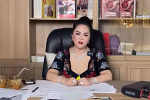 Bà Nguyễn Phương Hằng rong một buổi livestream.
